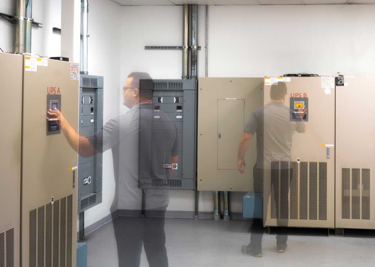 Redundant power infrastructure with UPS and generator backup